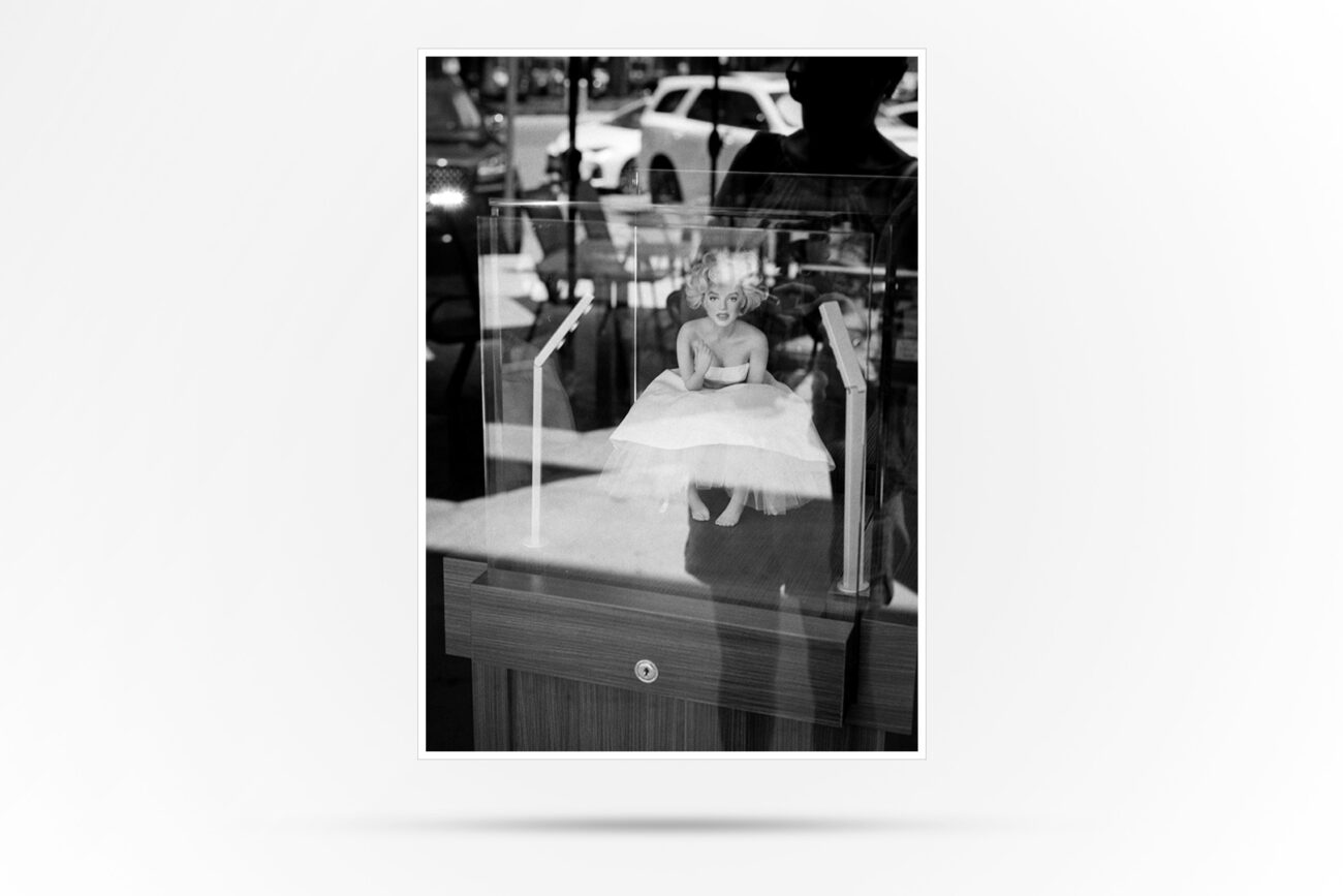 Black and White Photograph of marilyn Monroe figurine